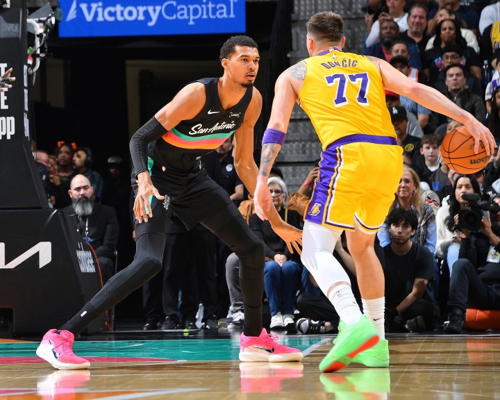ESPN预测新赛季奖项:文班包揽MVP+DPOY 东契奇得分王