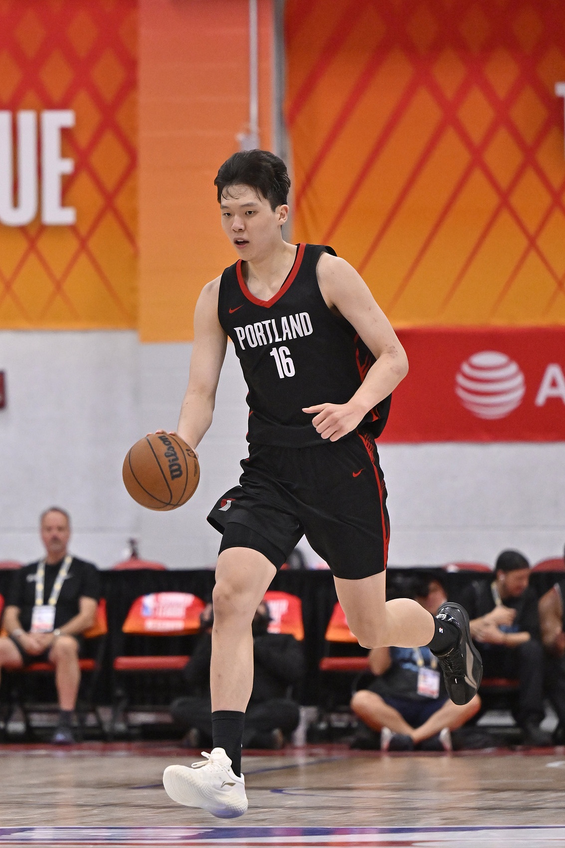 雅虎记者:杨瀚森免战亚运专注NBA 避免分心 这对开拓者也是好事