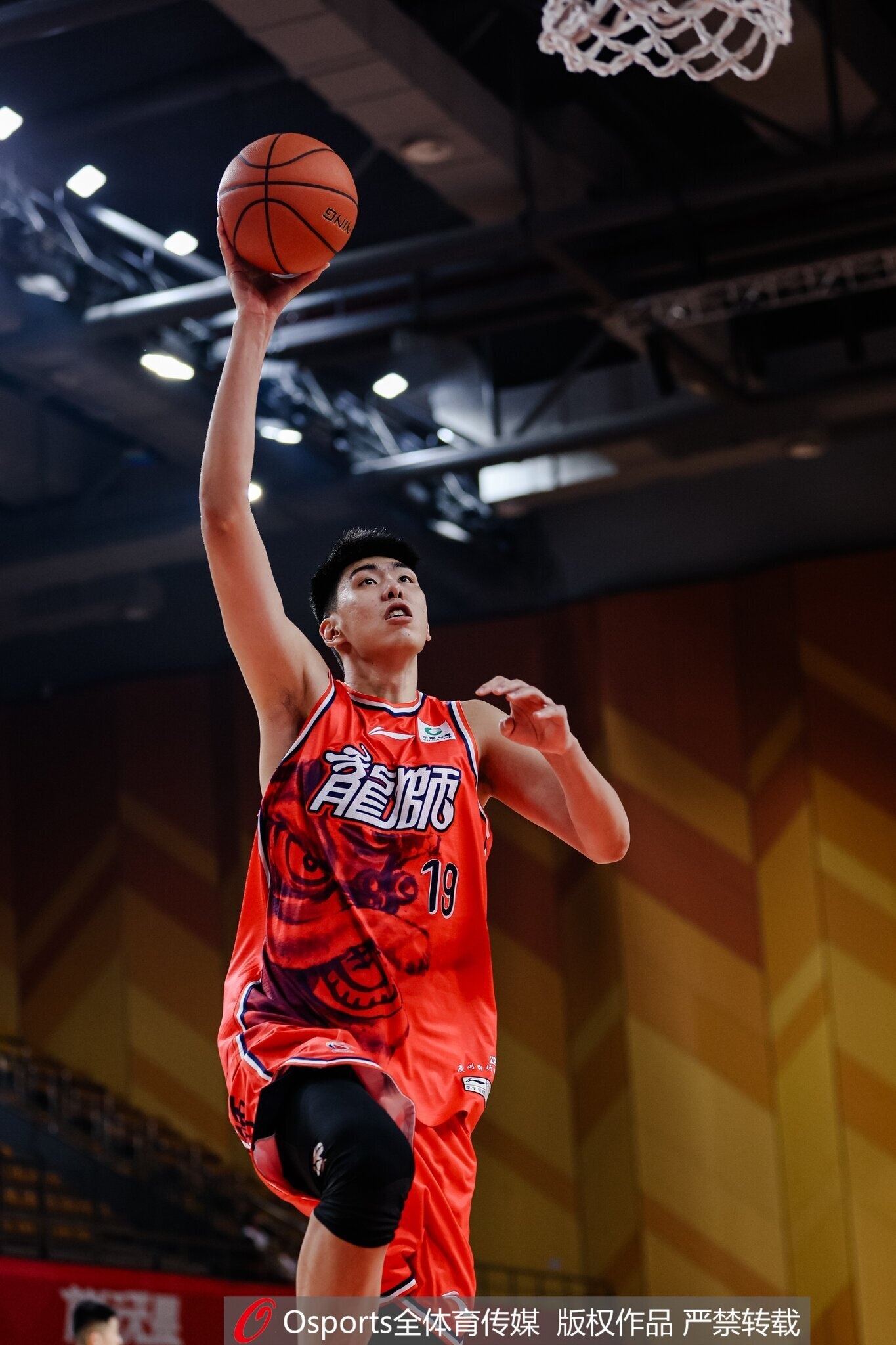 网传NCAA球队给徐昕开200万美元offer 博主：拿首轮秀薪资打NCAA