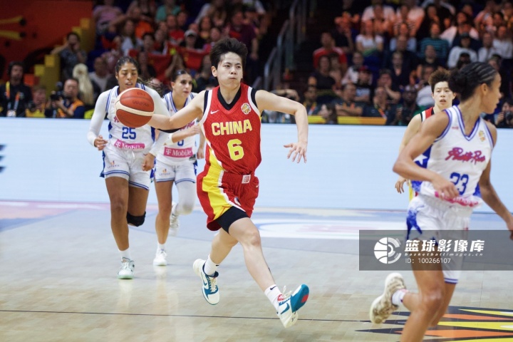 媒体人：说一句“杨舒予是本场持球大核”该不会被喷成饭圈吧？
