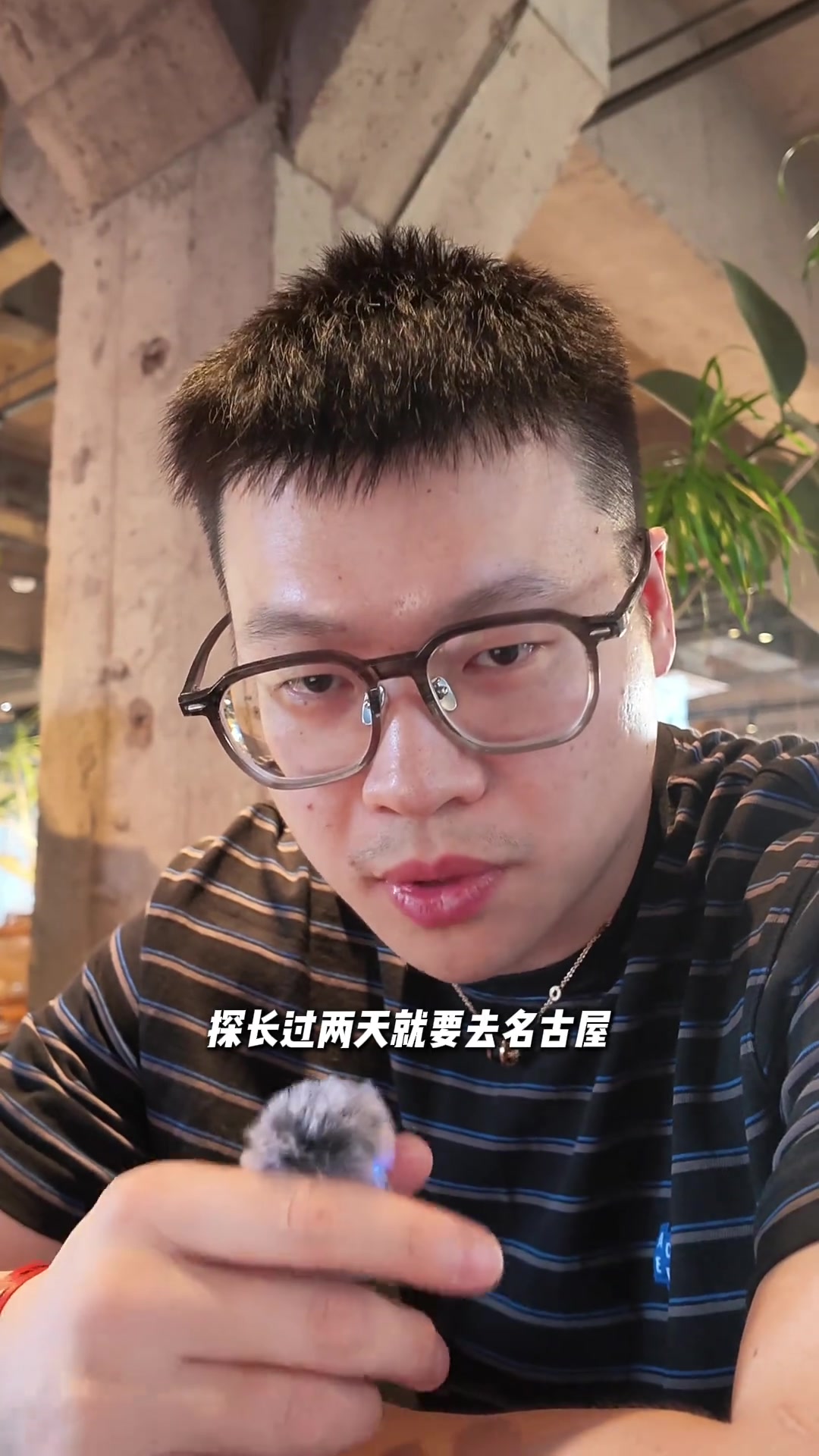 甚至不如大学宿舍？媒体人晒中国男篮前方住宿条件 三人挤小房间