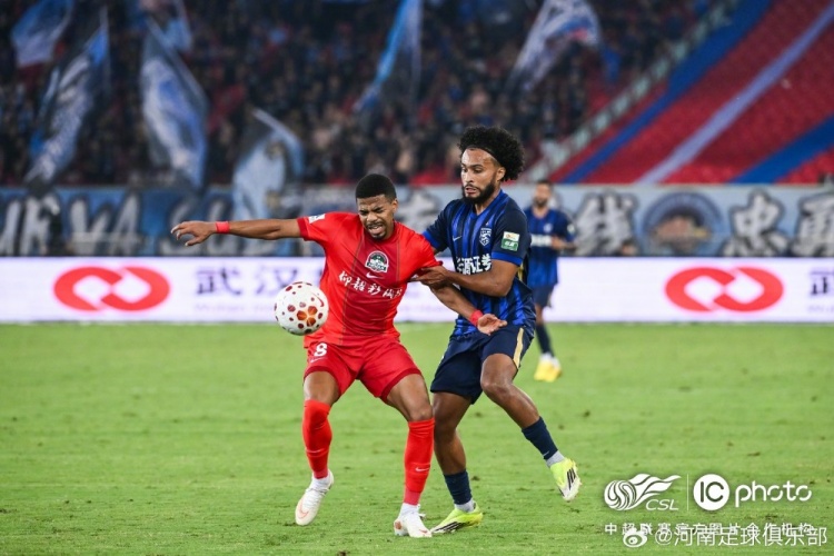 河南俱乐部彩陶坊1-1武汉三镇 古斯塔沃头球绝平 河南俱乐部彩陶坊1-1武汉三镇 古斯塔沃头球绝平
