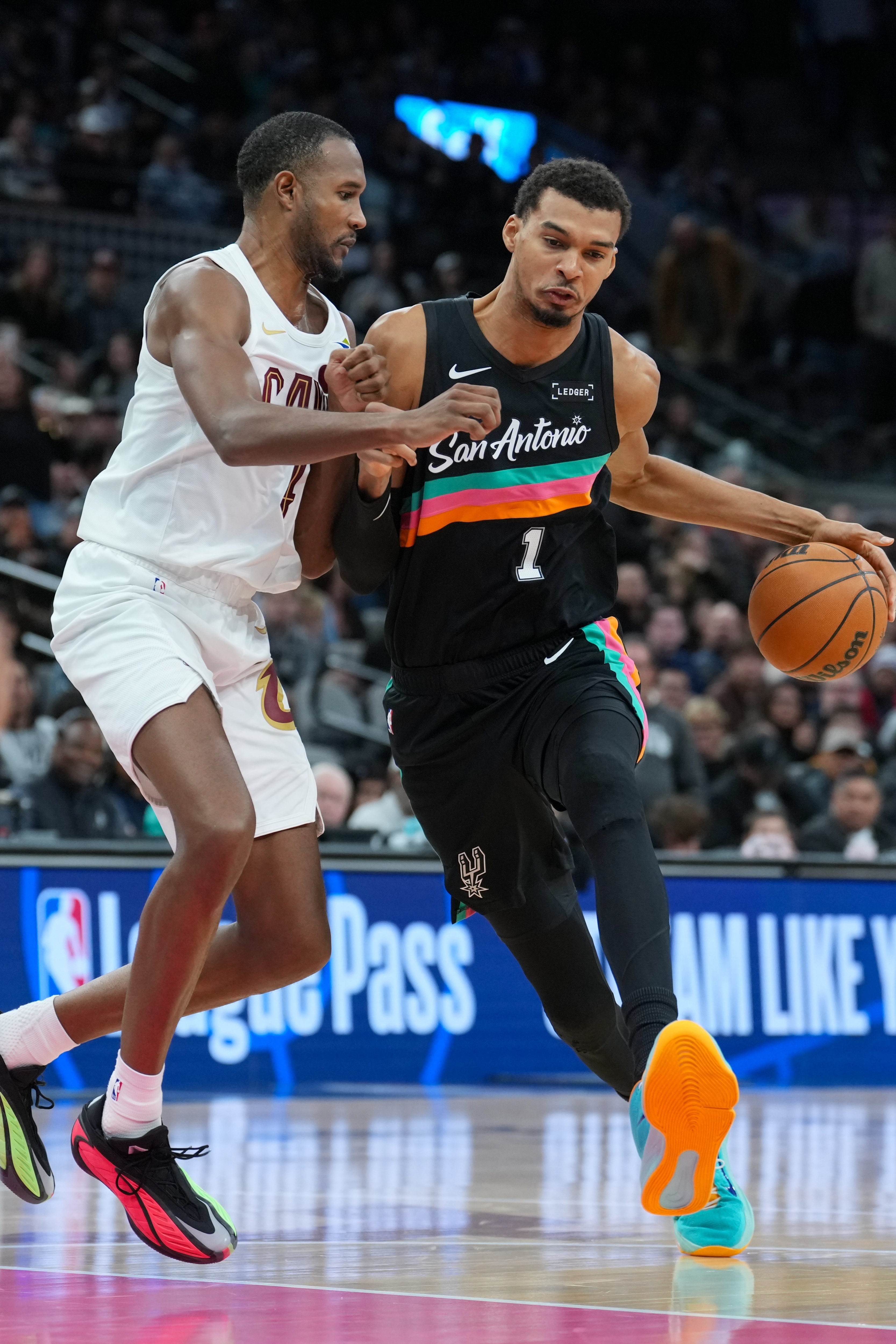 队记：有文班在莫布里无法再次当选DPOY 但这不会弱化后者的防守