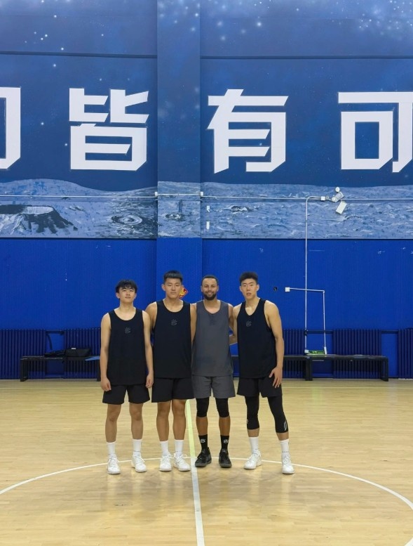 段昂君：很荣幸参与到库里中国行的训练中 虽然短暂但是受益良多
