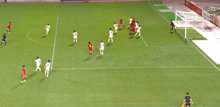 半场-中国女足暂2-1中国香港 陈巧珠、司雨破门 后防配合失误送礼 半场-中国女足暂2-1中国香港 陈巧珠、司雨破门 后防配合失误送礼
